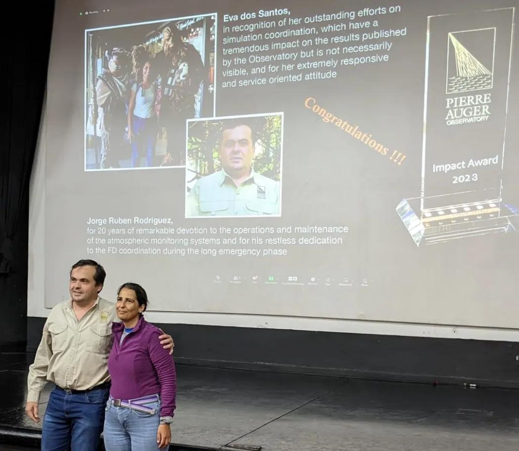 V roce 2023 získala ocenění Auger Impact Award 2023 Eva Santos spolu s kolegou z observatoře Jorgem Rubenem Rodriguezem.