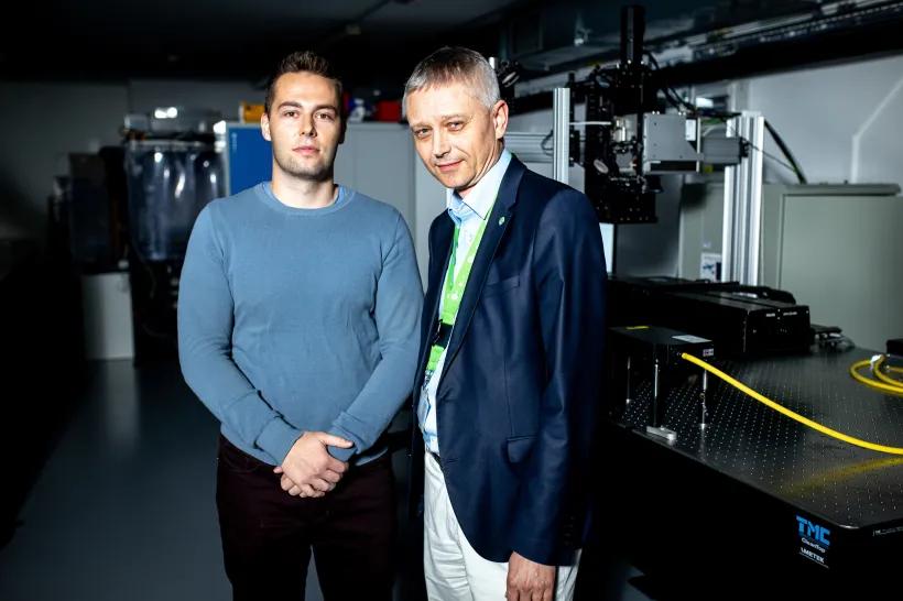 Do soutěže o Cenu Wernera von Siemense se Petr Hauschwitz přihlásil na popud svého školitele Tomáše Mocka (vpravo)